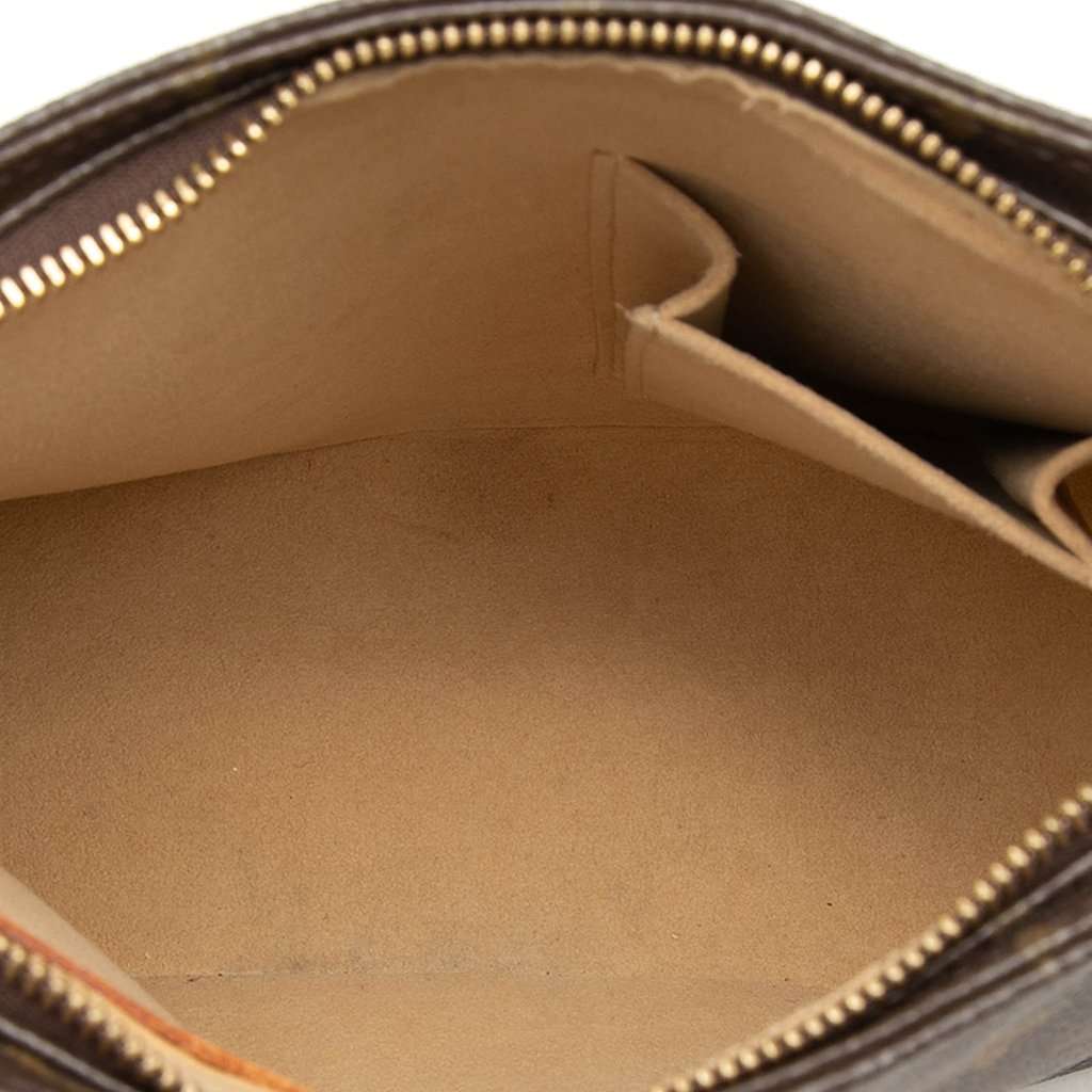 Louis Vuitton Monogram Looping MM Brown Very good - Model View