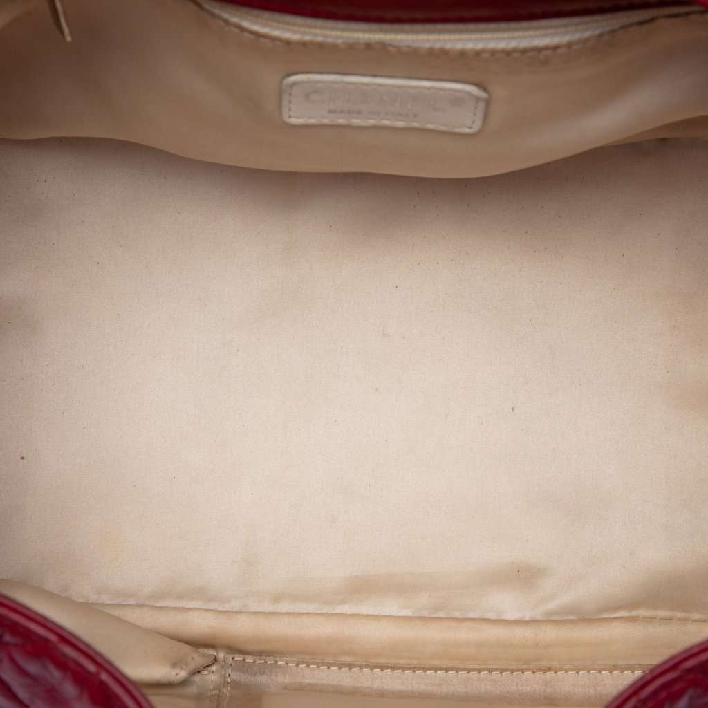 Chanel Quilted Aged Calfskin Reissue 2.55 East West Accordion Flap Red Leather Very good condition - Model View