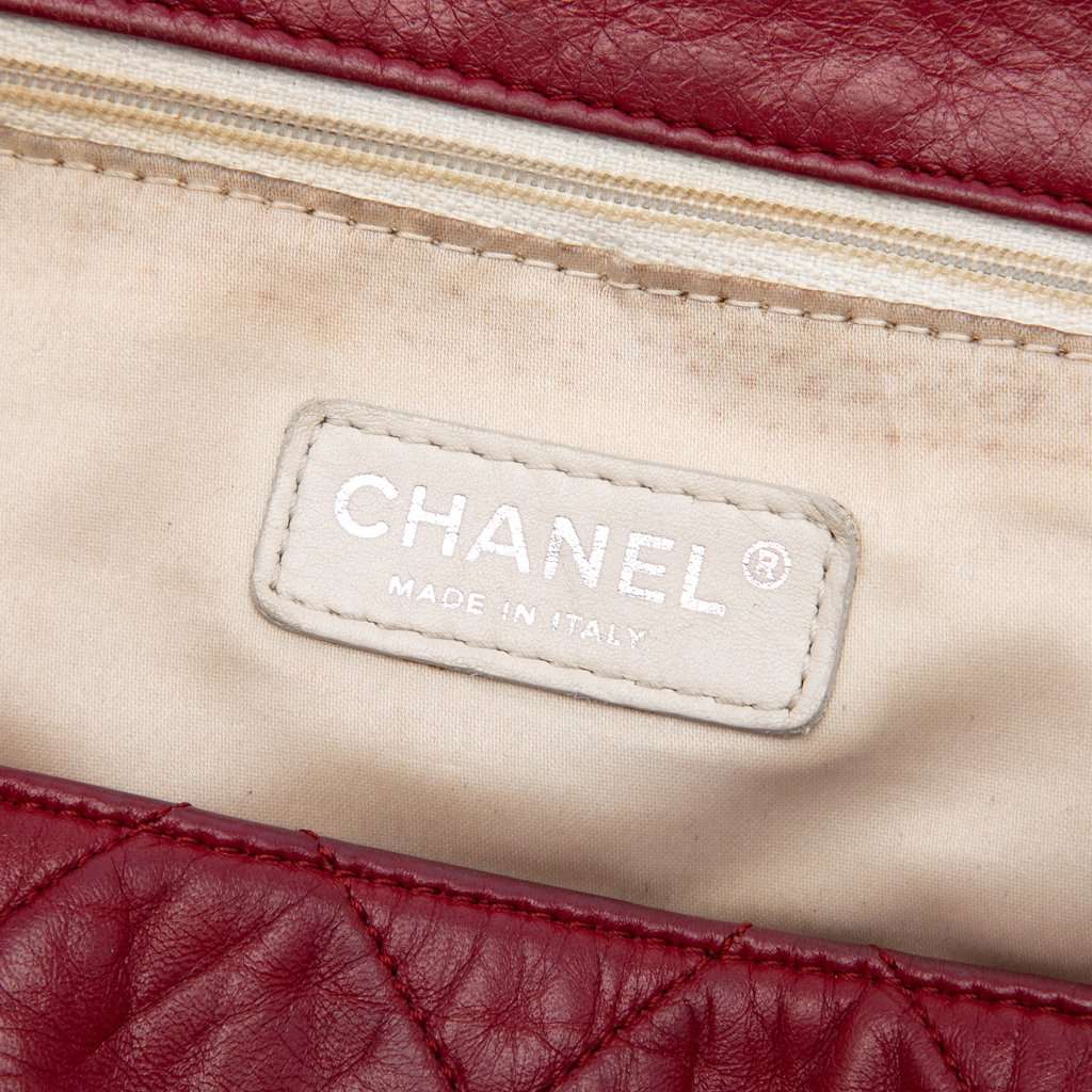 Chanel Quilted Aged Calfskin Reissue 2.55 East West Accordion Flap Red Leather Very good condition - Box View