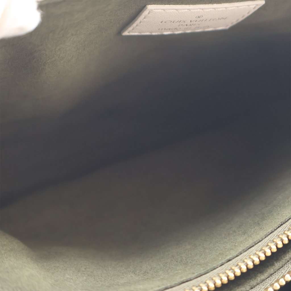 Louis Vuitton Monogram Embossed Puffy Lambskin Coussin PM White Leather Very good - Model View