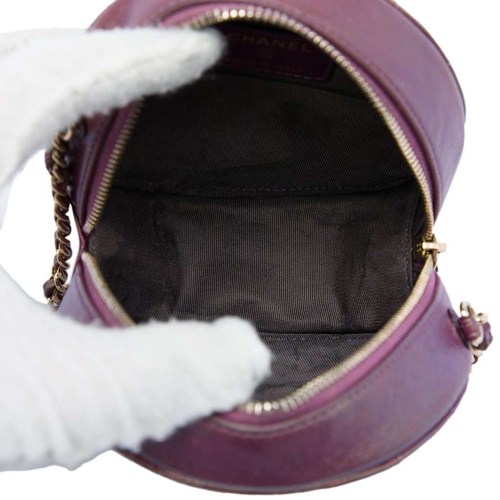 Chanel Quilted Iridescent Lambskin Round Clutch With Chain Purple Leather Very good - Model View