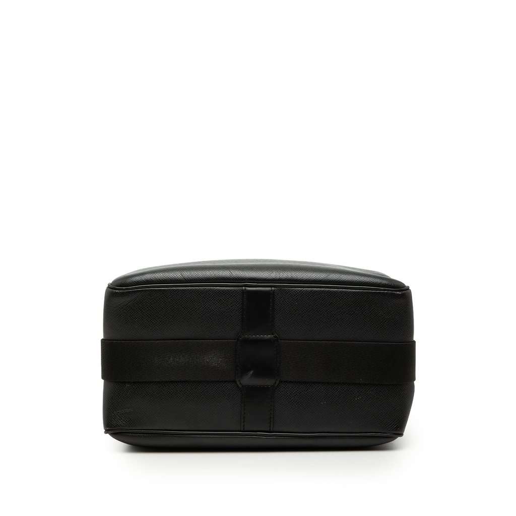 Louis Vuitton Taiga Reporter PM Black Leather Good condition - Inside View