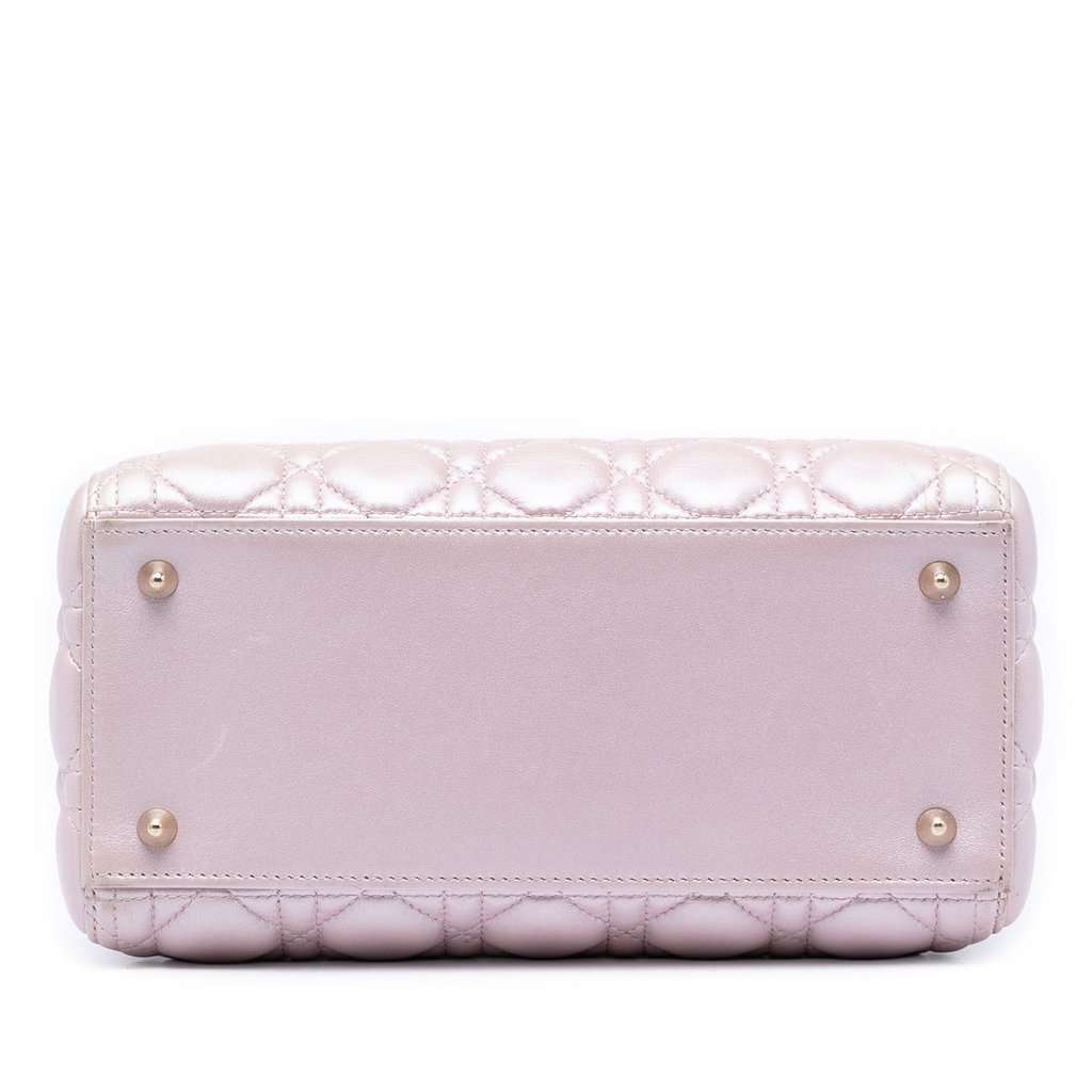 Dior Medium Pearlescent Lambskin Cannage Lady Dior Pink Leather Very good condition - Inside View
