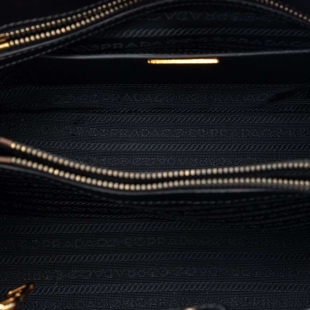 Prada Medium Saffiano Lux Open Promenade Satchel Black Leather Very good condition - Model View