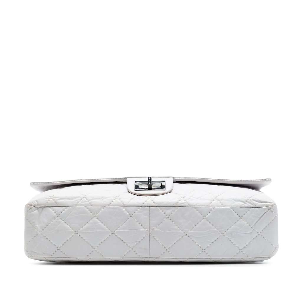 Chanel Maxi Quilted Aged Calfskin Reissue 2.55 Single Flap White Leather Very good condition - Inside View
