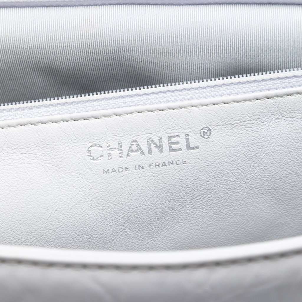 Chanel Maxi Quilted Aged Calfskin Reissue 2.55 Single Flap White Leather Very good condition - Box View