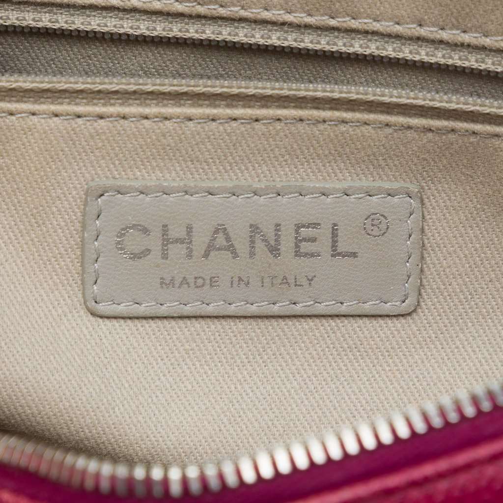 Chanel Medium Quilted Caviar Easy Flap Red Leather Very good condition - Box View