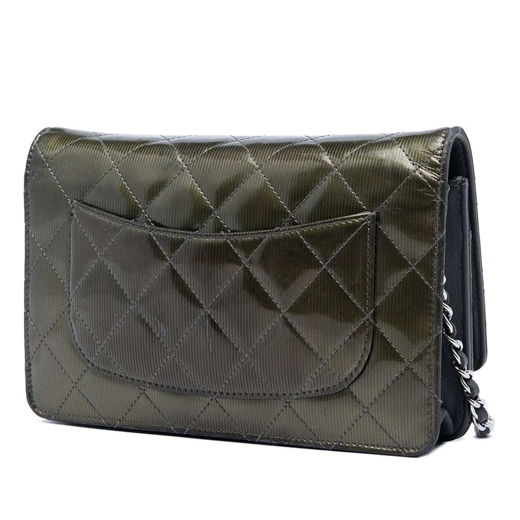 Chanel CC Quilted Striated Metallic Patent Wallet on Chain Green Leather Good condition - Back View