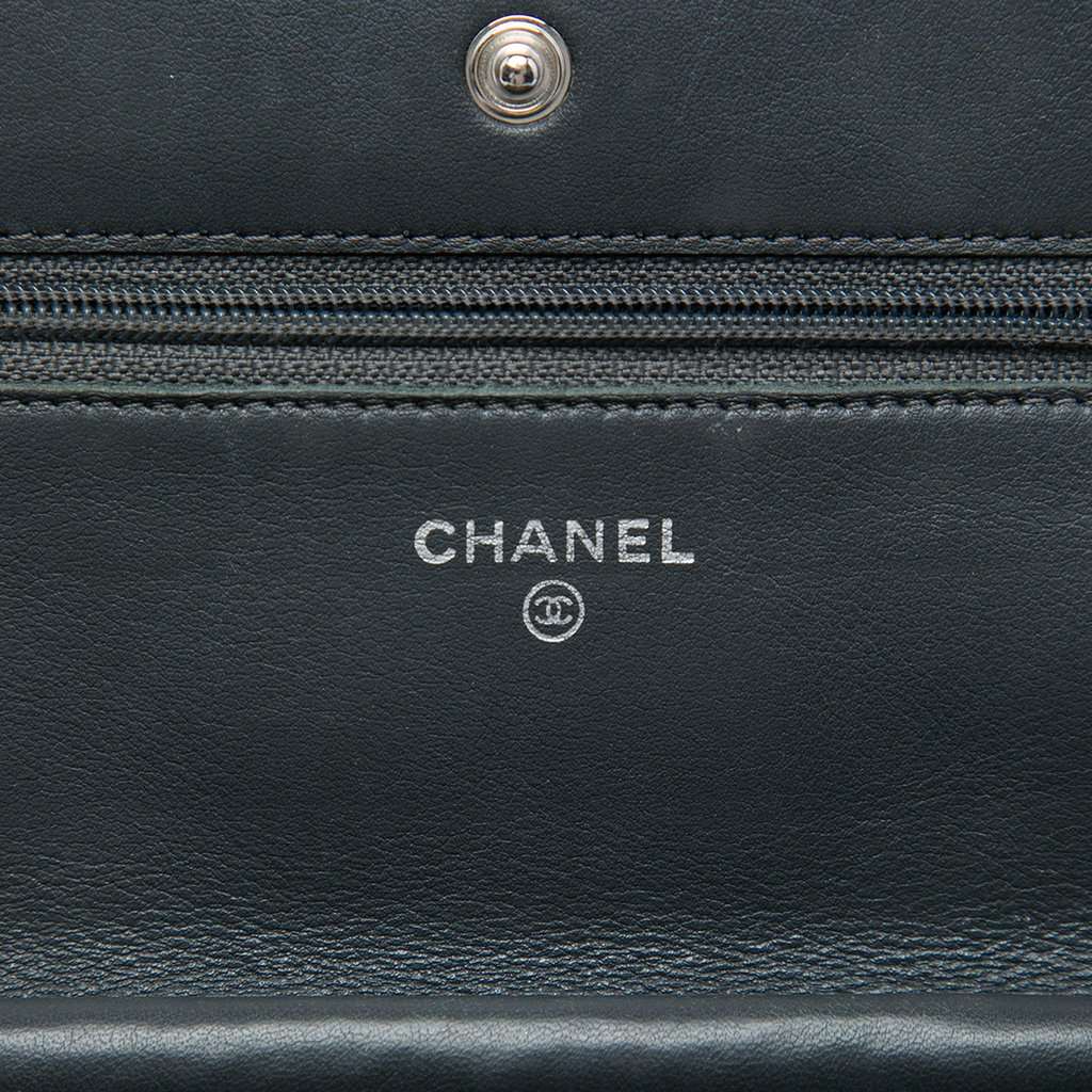 Chanel CC Quilted Striated Metallic Patent Wallet on Chain Green Leather Good condition - Box View