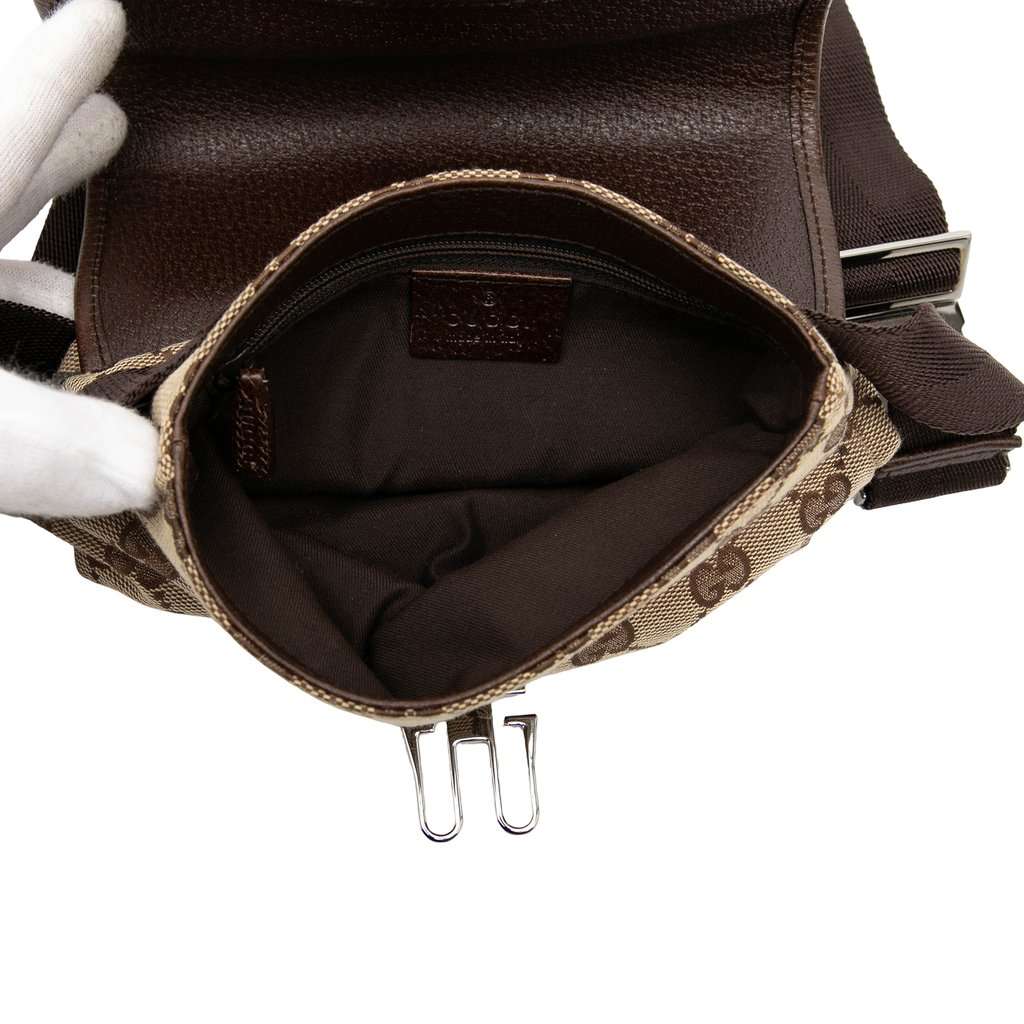 Gucci GG Canvas Belt Bag Beige Very good - Model View