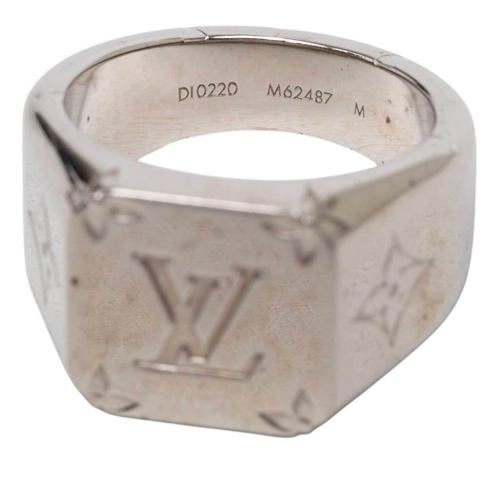 Louis Vuitton Brass Monogram Signet Ring M Silver Metal Very good - Model View