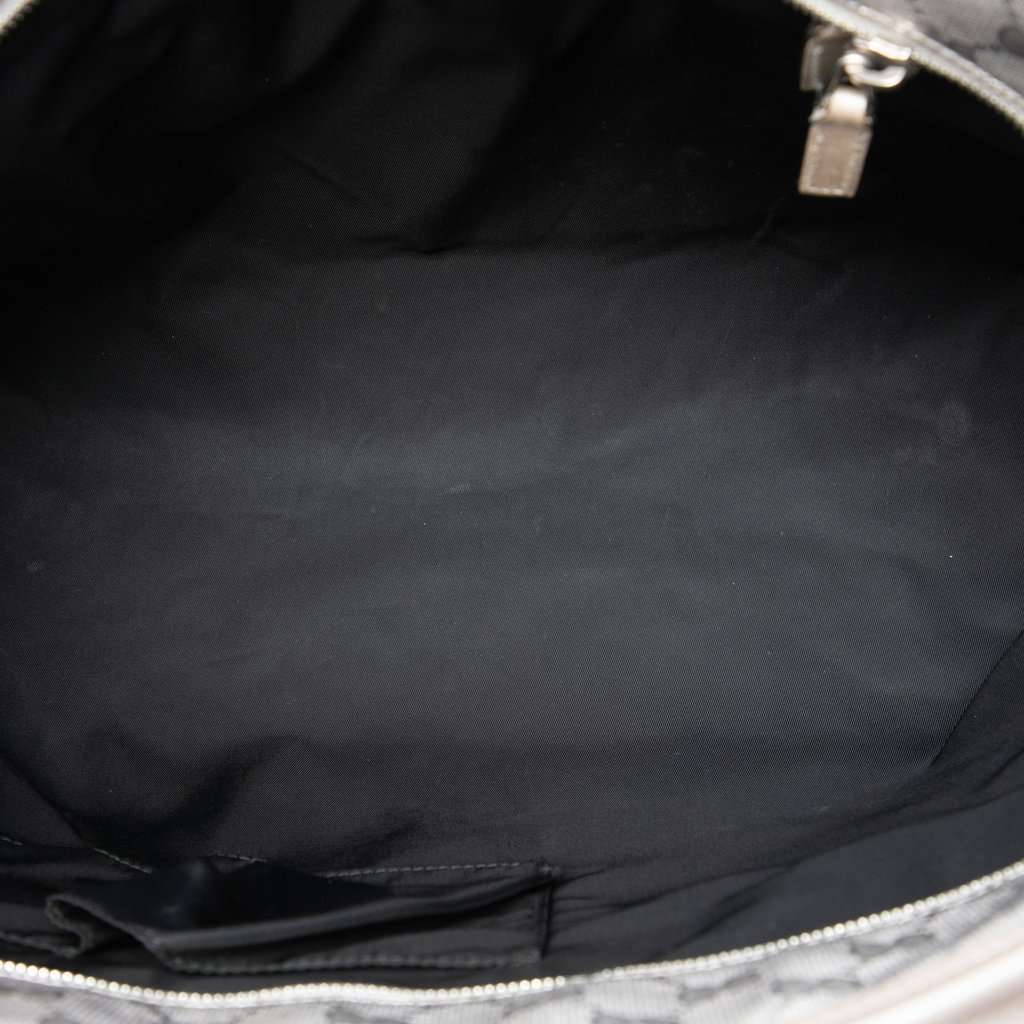 Gucci Medium GG Imprime Tote Silver Very good - Model View