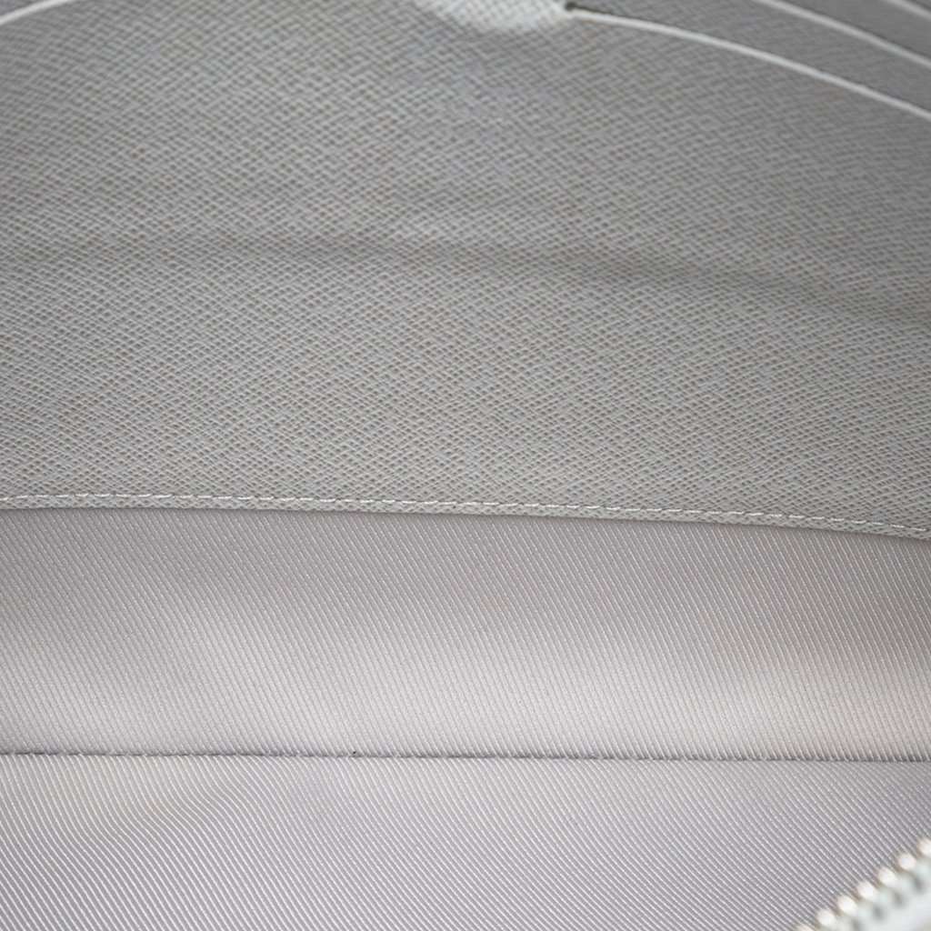 Louis Vuitton Monogram Logo Story Pochette GM White Very good condition - Model View