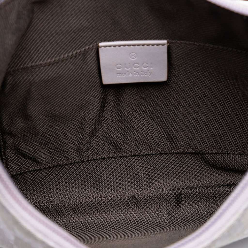 Gucci GG Canvas Shoulder Bag Purple Very good condition - Model View