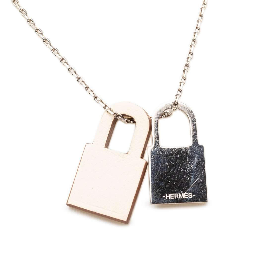 Hermès Palladium Plated and Swift O Kelly Pendant Necklace Silver Metal Very good - Back View