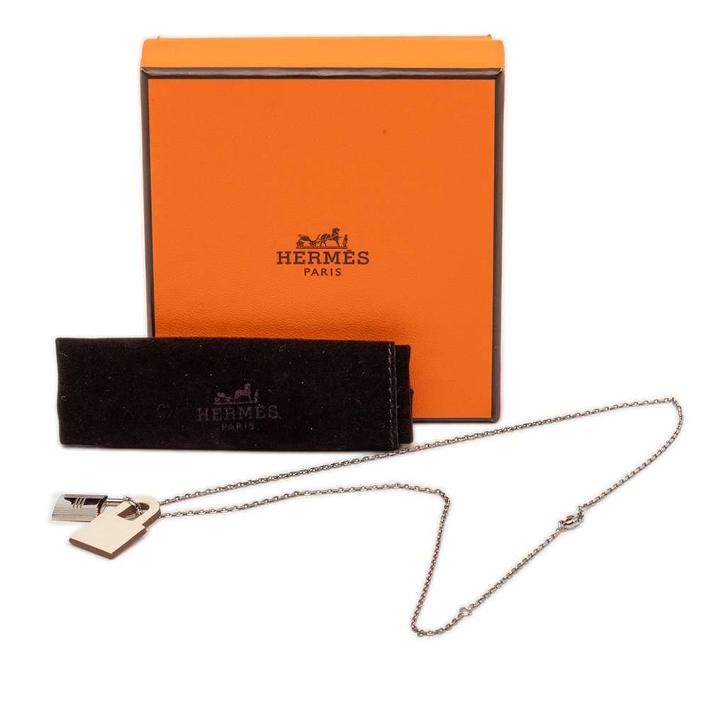 Hermès Palladium Plated and Swift O Kelly Pendant Necklace Silver Metal Very good - Box View