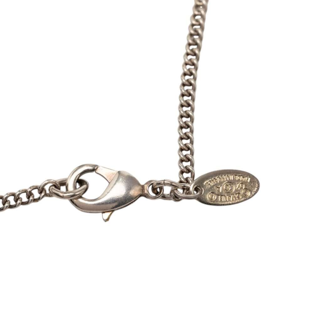 Chanel CC Gold Plated Enamel and Strass Pendant Necklace Gold Metal Very good condition - Model View