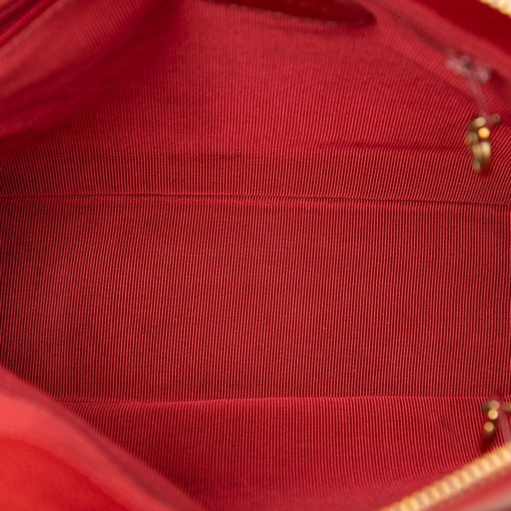 Chanel Caviar Logo Chain Shoulder Bag Red Leather Very good - Model View