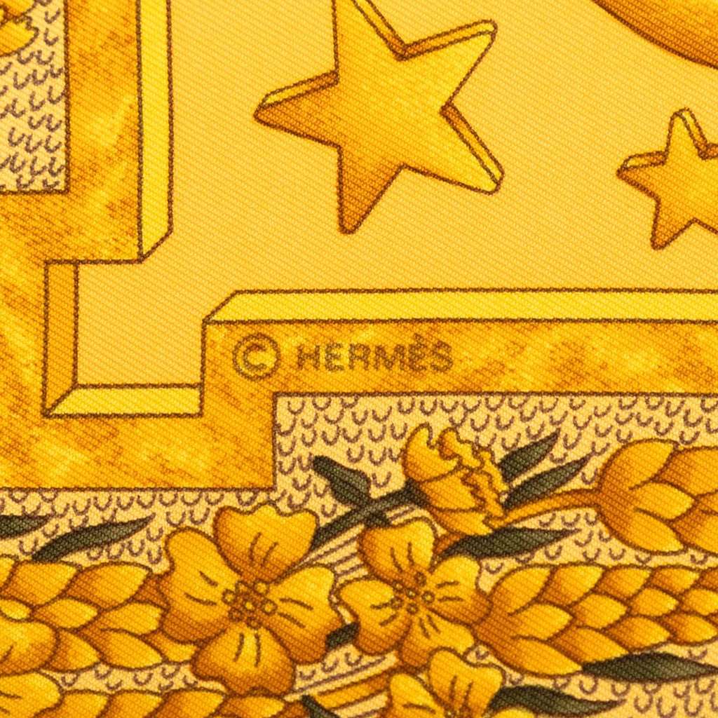 Hermès Carpe Diem Carre Silk Scarf 90 Gold Very good - Box View