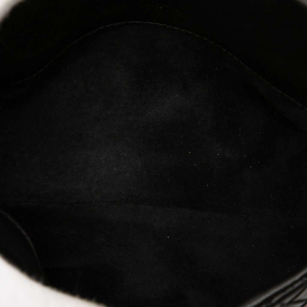 Bottega Veneta Intrecciato Flap Pouch Black Leather Very good condition - Model View