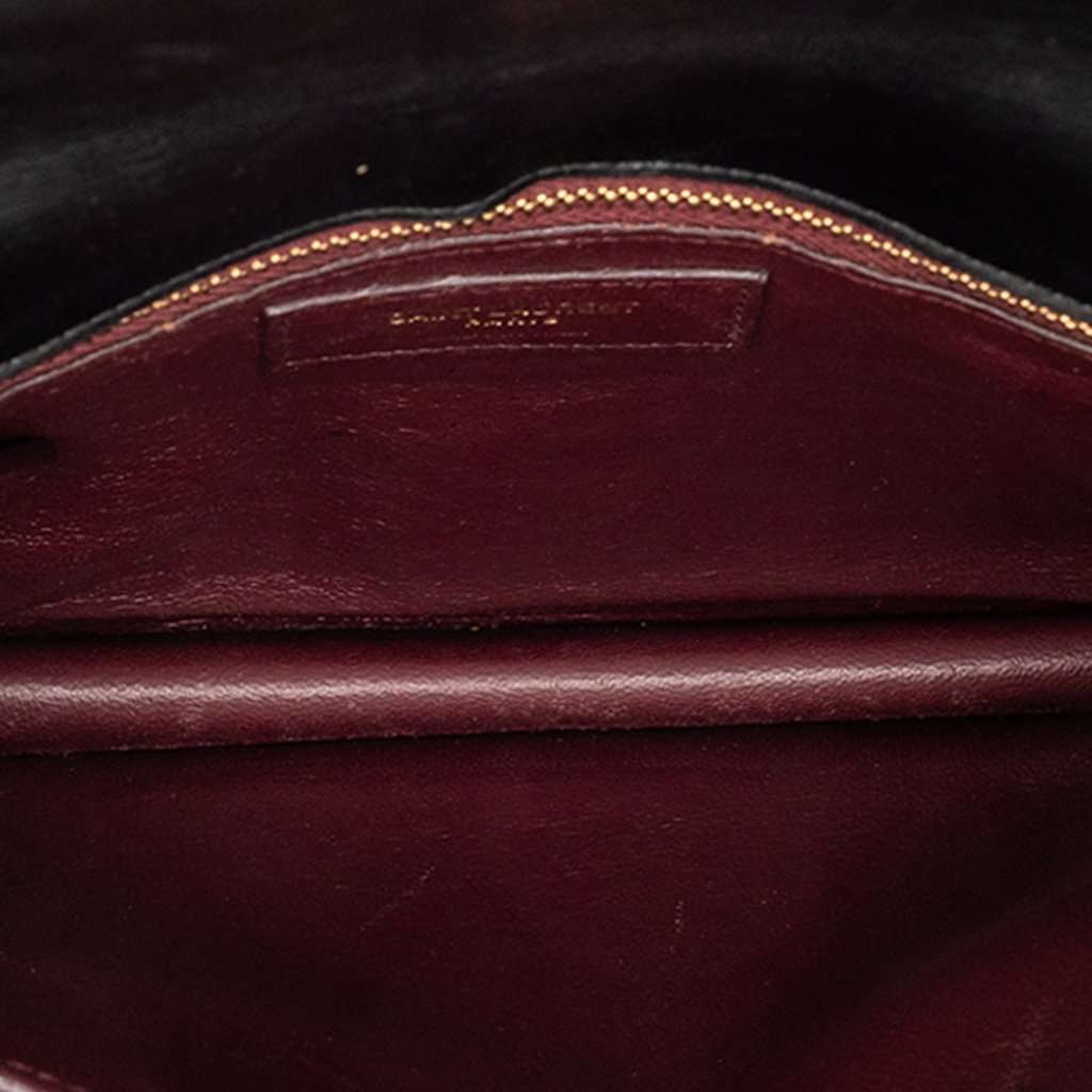 Saint Laurent Smooth Calfskin Monogram Cassandra Clasp Bag Black Leather Very good condition - Model View
