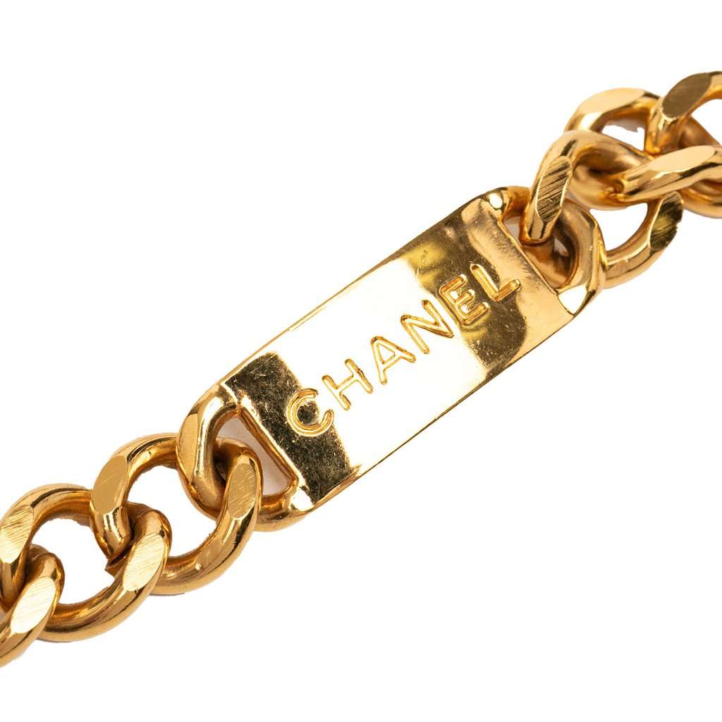 Chanel Gold Plated CC Medallion Chain Belt Gold Metal Very good condition - Model View