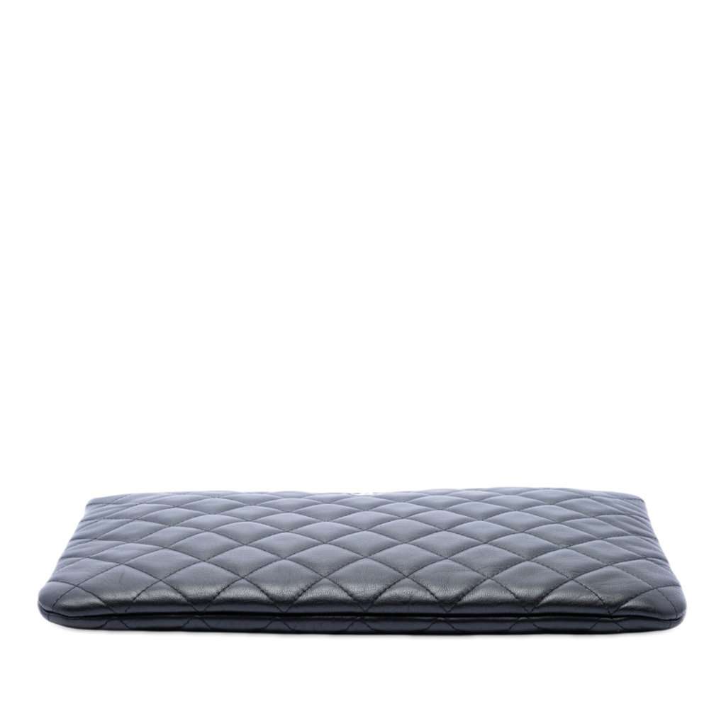Chanel Medium Quilted Lambskin O Case Clutch Black Leather Very good condition - Inside View