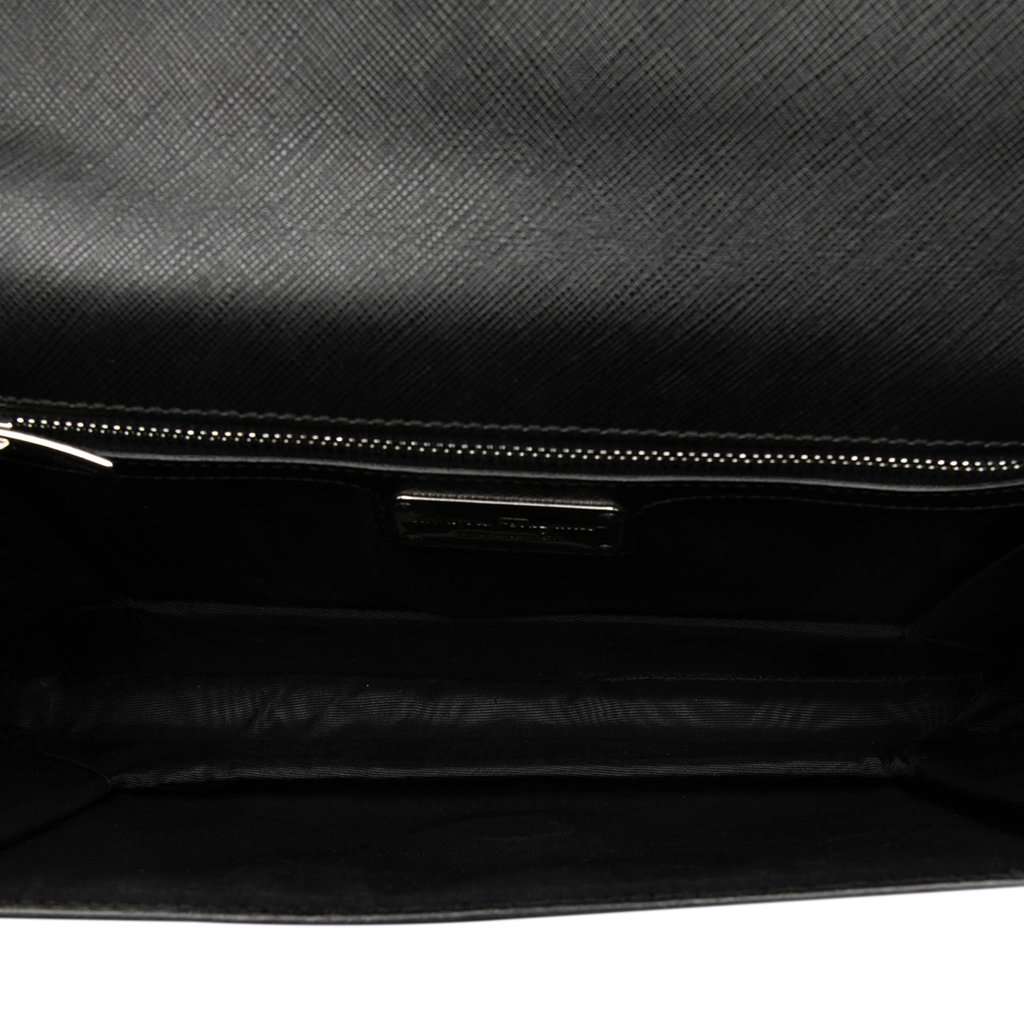 Ferragamo Leather Vara Bow Chain Crossbody Black Leather Very good condition - Model View