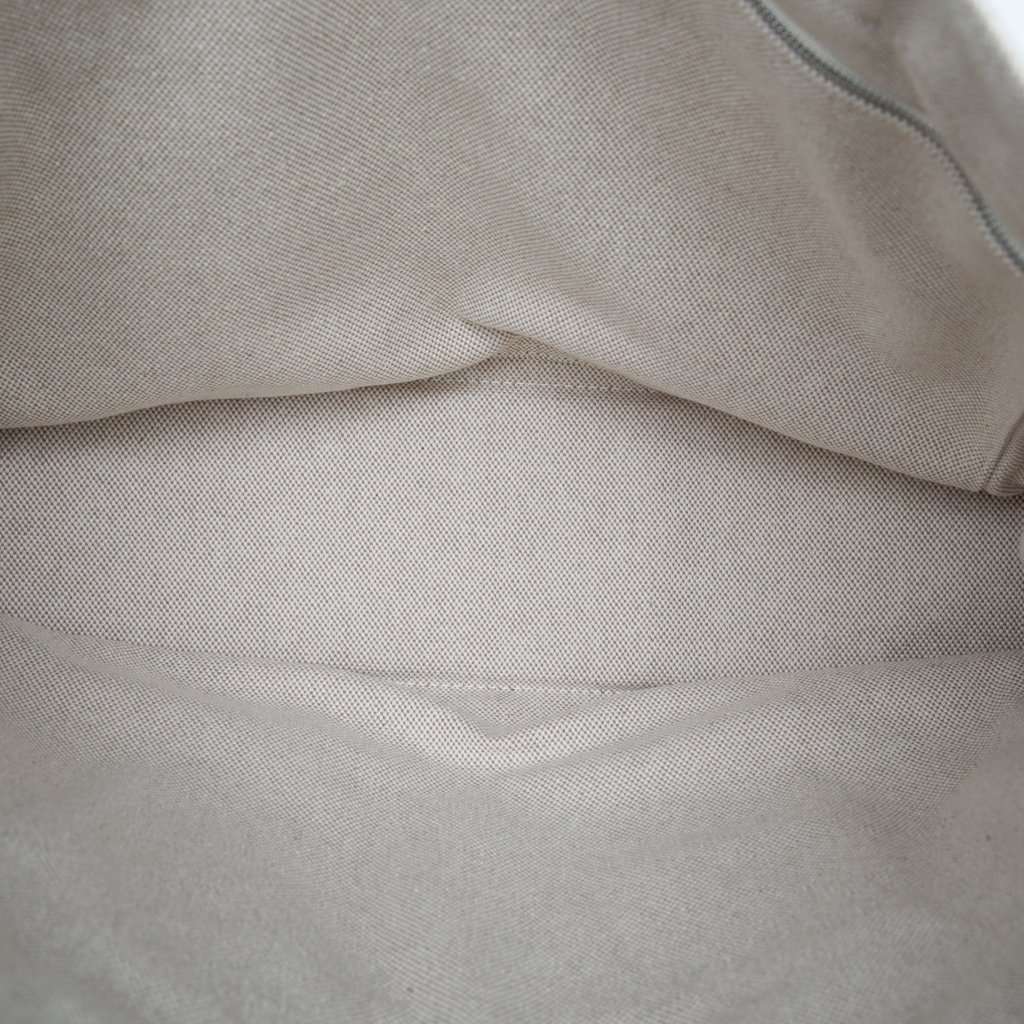Hermès Canvas Fourre Tout MM Beige Very good - Model View