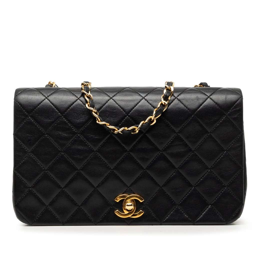Chanel Medium Quilted Lambskin Full Flap Black Leather Very good - Front View