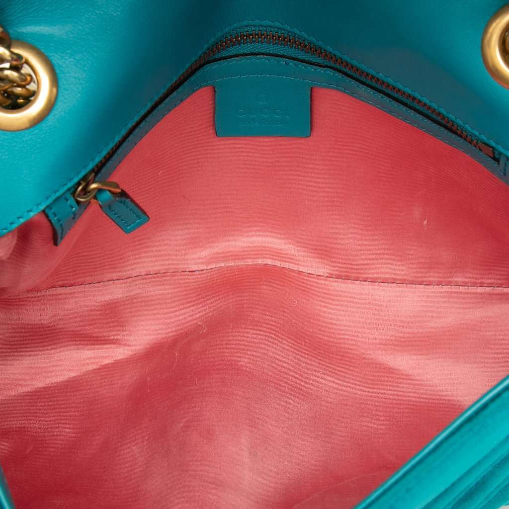 Gucci Medium GG Marmont Matelasse Velvet Shoulder Bag Blue Very good - Model View