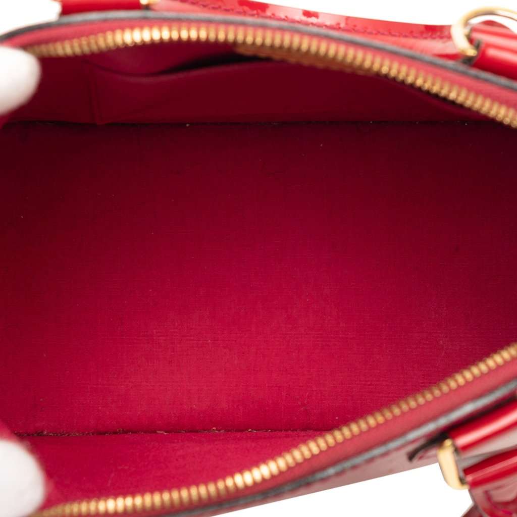 Louis Vuitton Monogram Vernis Alma BB Red Leather Very good condition - Model View