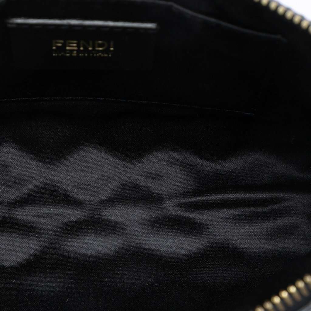 Fendi Quilted Zucca Canvas Chain Pochette Brown Very good condition - Model View