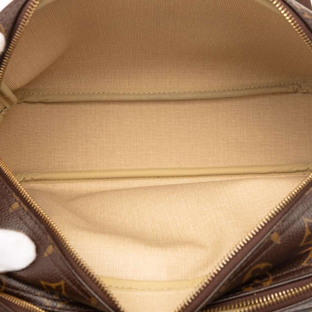 Louis Vuitton Monogram Reporter PM Brown Very good condition - Model View