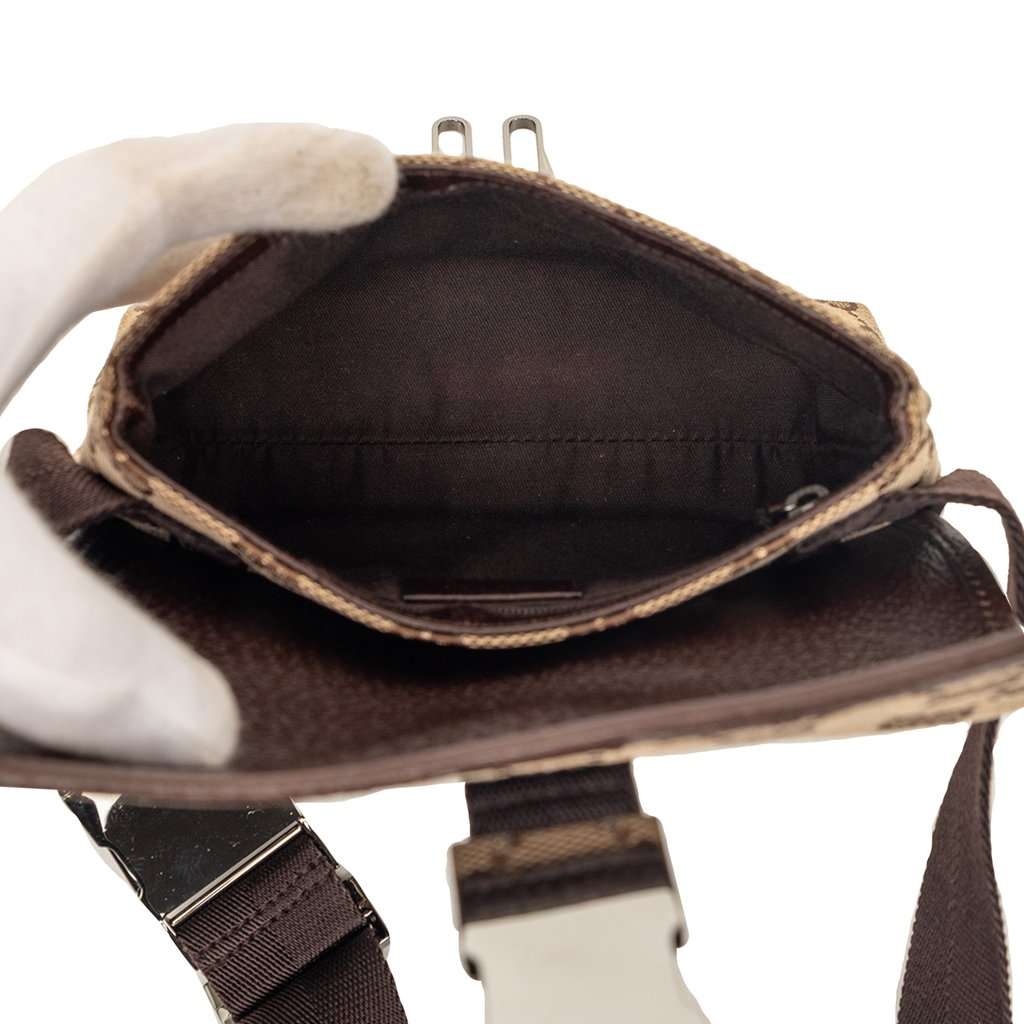 Gucci GG Canvas Belt Bag Beige Very good - Model View