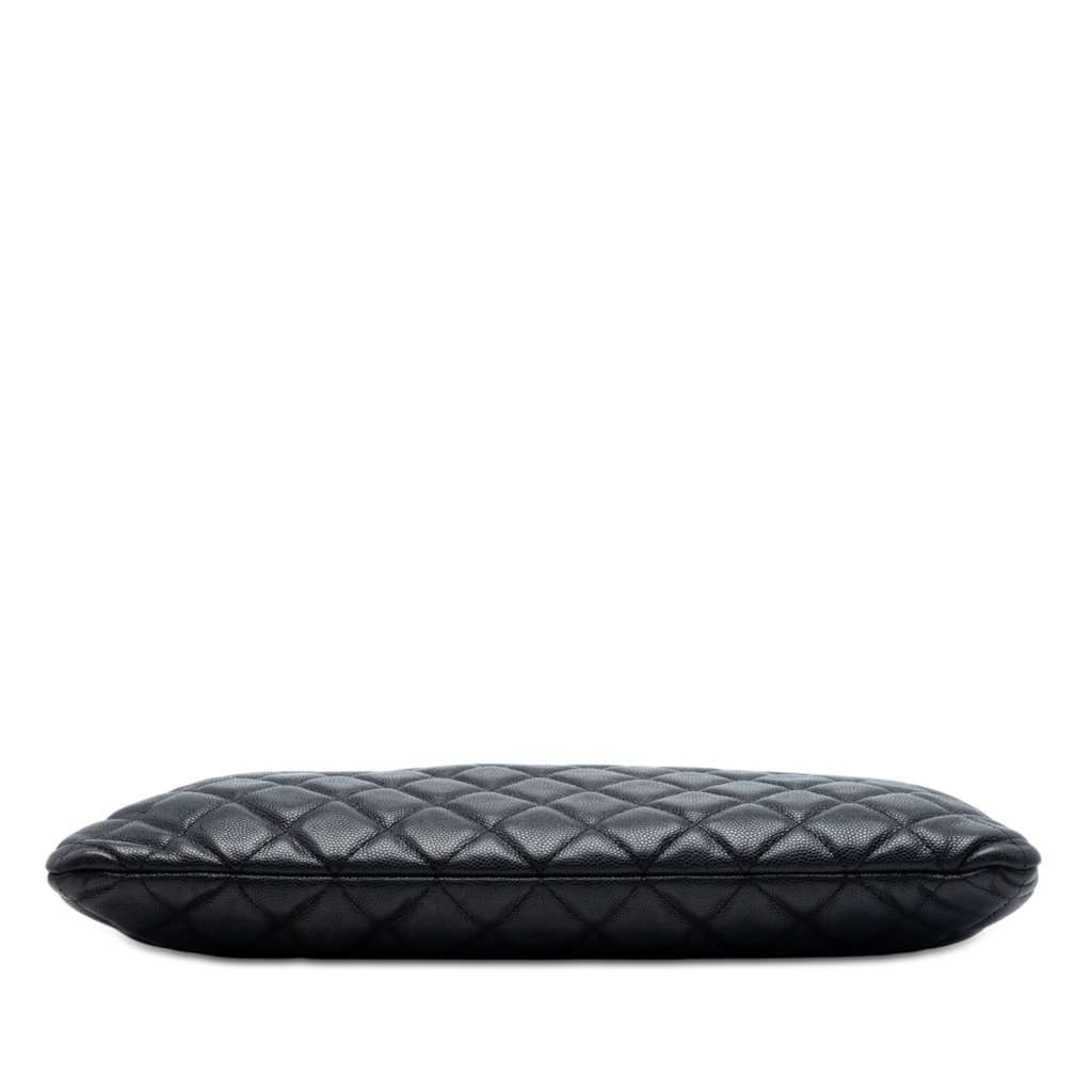 Chanel Large Quilted Caviar O Case Clutch Black Leather Very good condition - Inside View