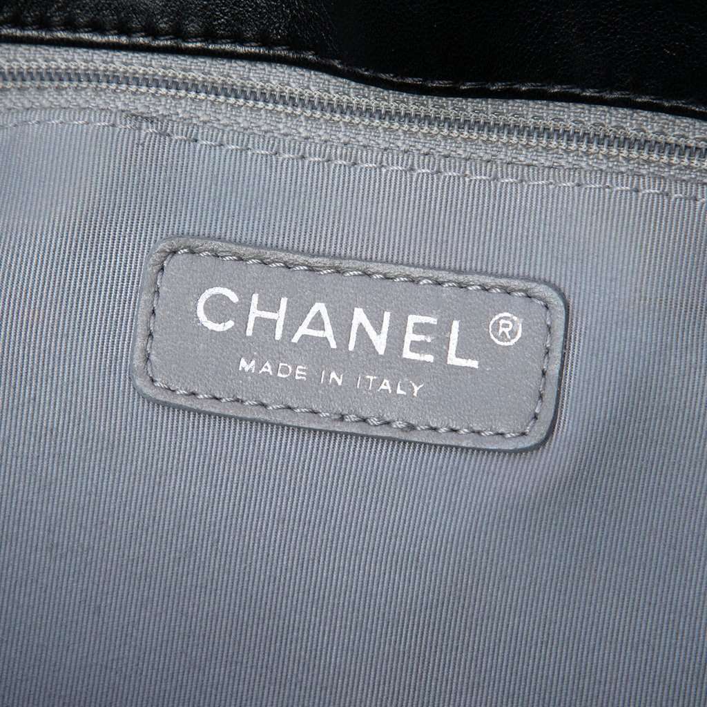 Chanel Small Patent Lipstick Tote Black Leather Very good condition - Box View