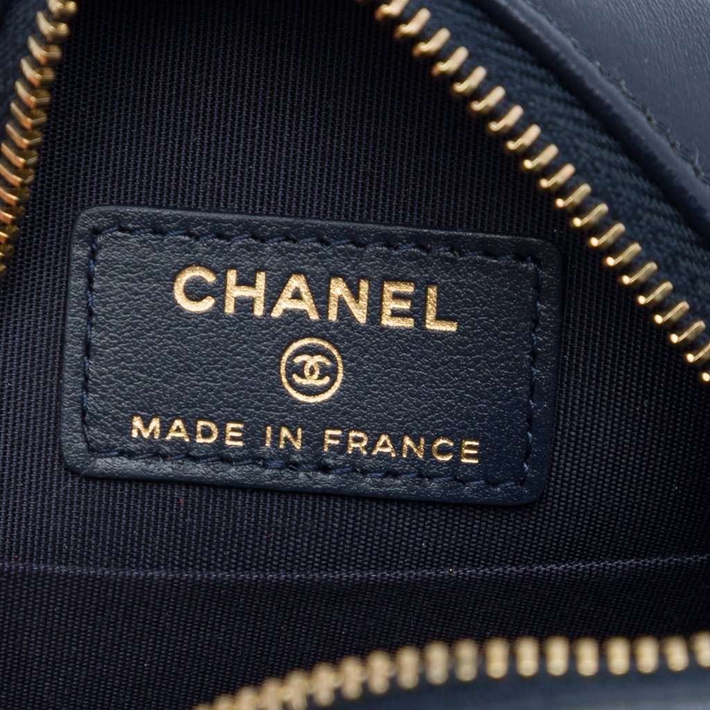 Chanel Lambskin 19 Round Clutch with Chain Blue Leather Very good condition - Box View