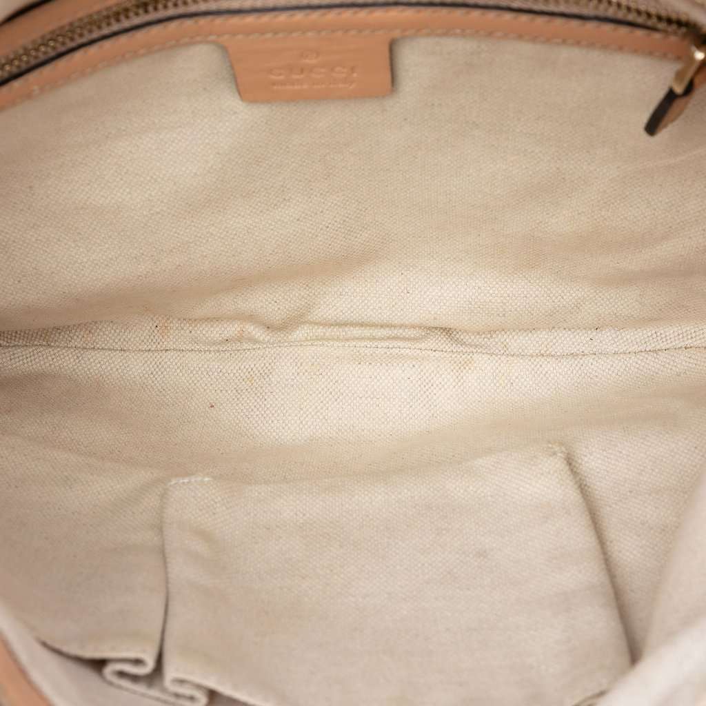 Gucci GG Canvas Lovely Crossbody Brown Very good condition - Model View