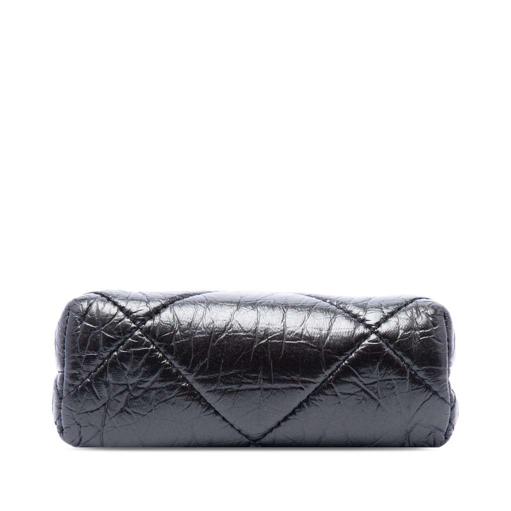 Chanel Quilted Aged Lambskin Kiss Lock Clutch with Chain Black Leather Very good condition - Inside View