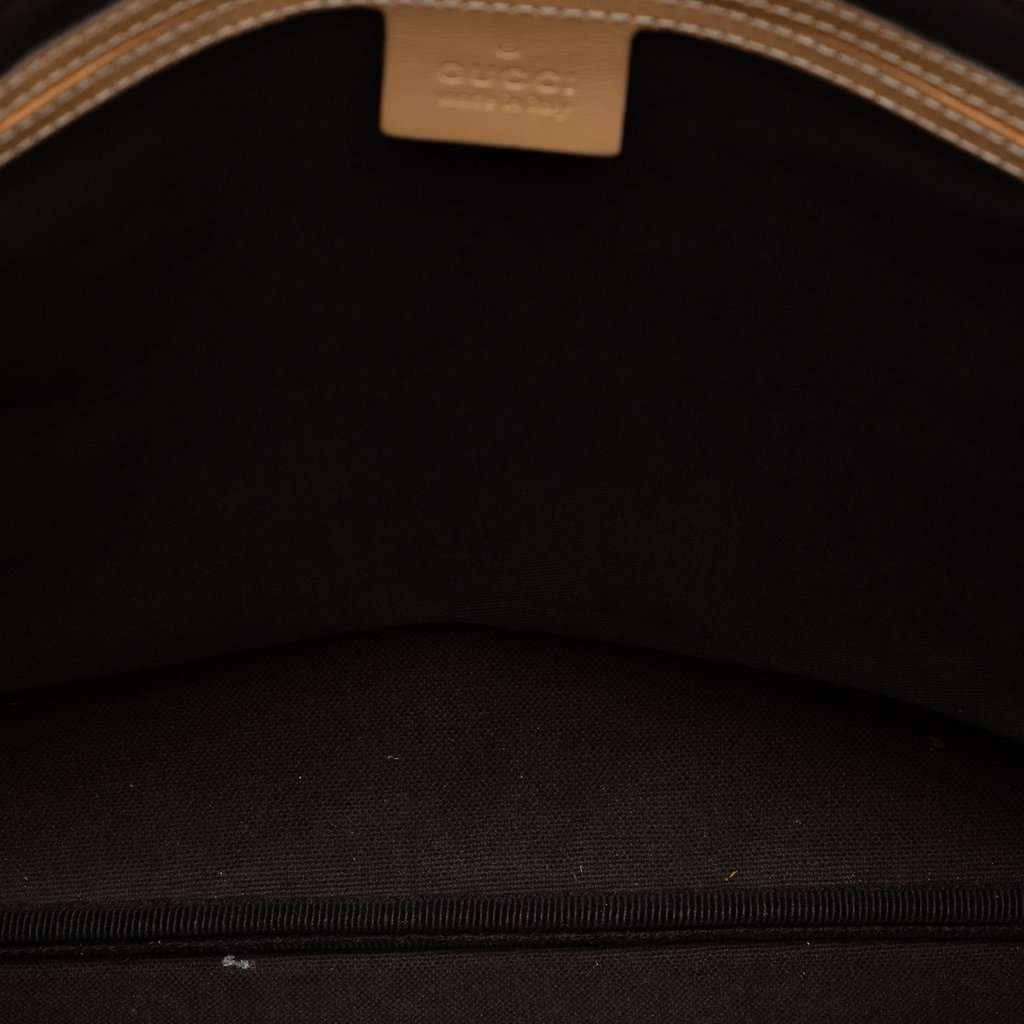 Gucci GG Supreme Crossbody White Very good condition - Model View