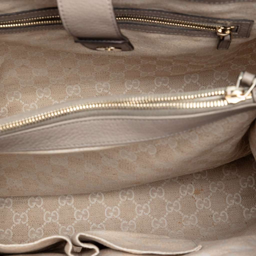 Gucci Calfskin Bamboo Diana Tote Brown Leather Very good - Model View
