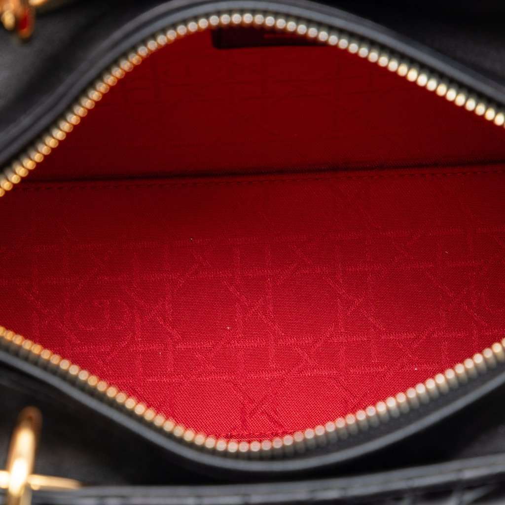 Dior Medium Lambskin Cannage Lady Dior Black Leather Very good condition - Model View