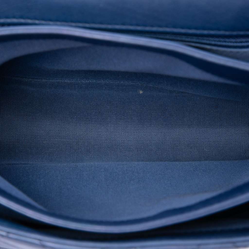 Chanel CC Quilted Calfskin Metal Top Handle Envelope Flap Blue Leather Very good condition - Model View