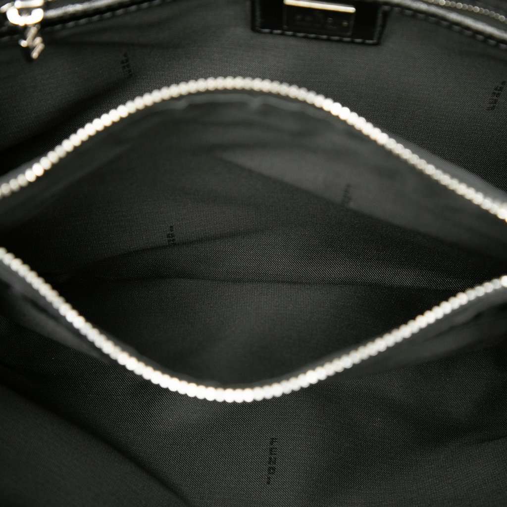 Fendi Zucca Canvas Tote Black Very good condition - Model View