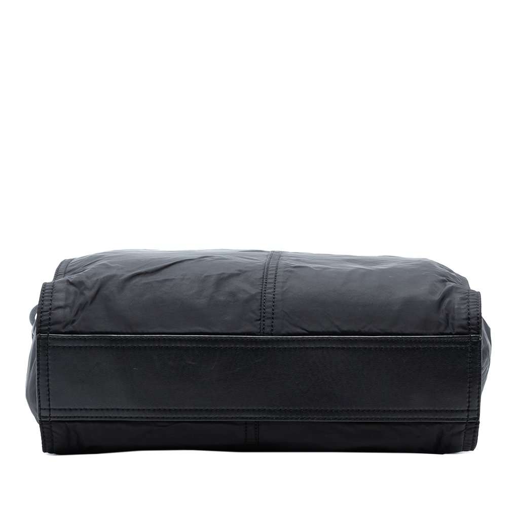 Burberry Nylon Packable Buckleigh Tote Black Very good condition - Inside View