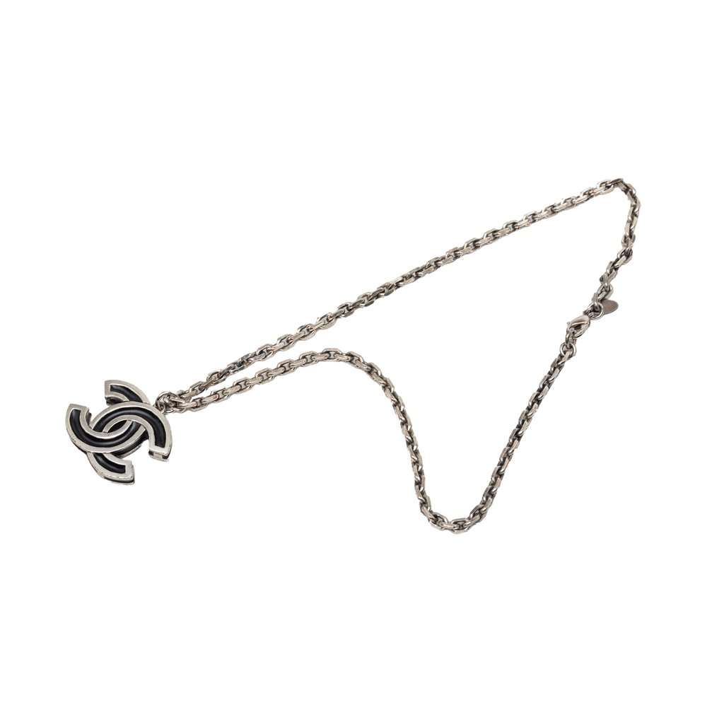 Chanel CC Brass Enamel Pendant Necklace Silver Metal Very good condition - Box View