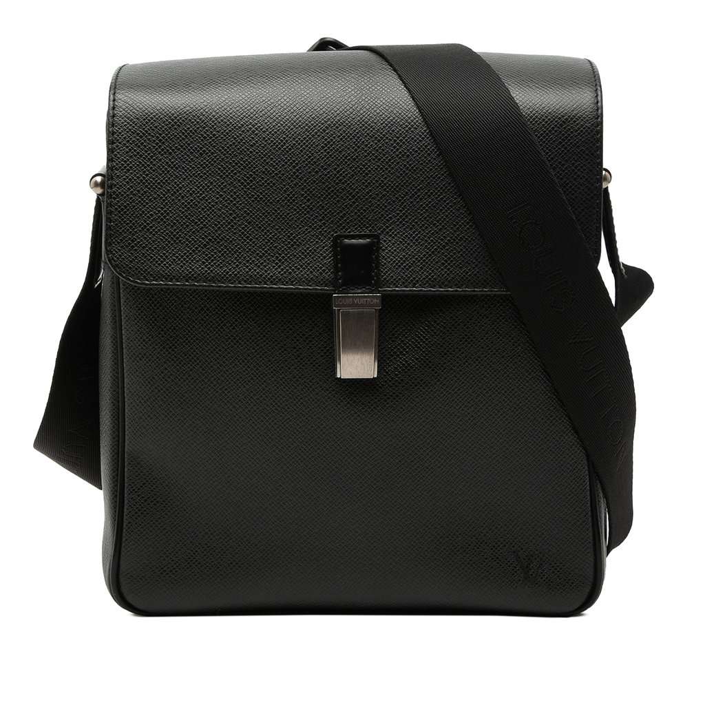 Louis Vuitton Taiga Yaranga Black Leather Very good condition - Front View