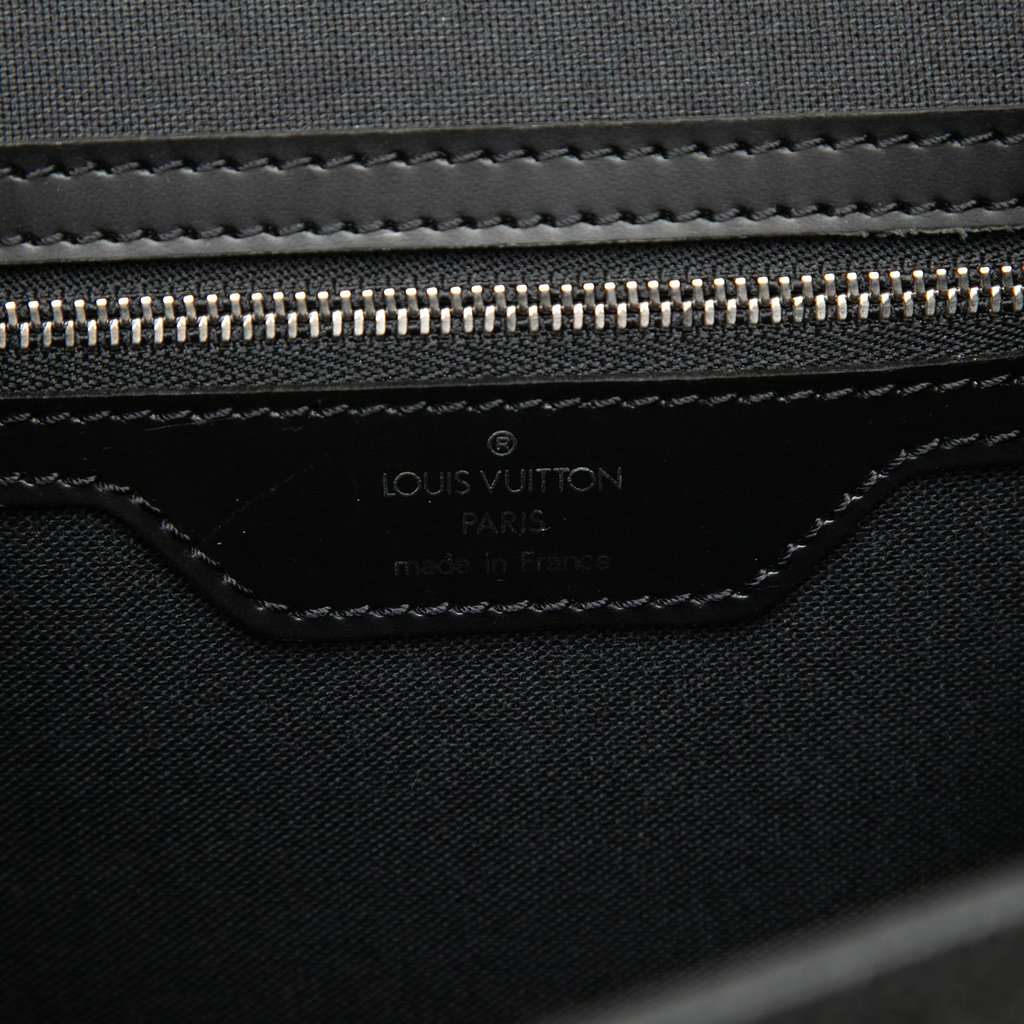 Louis Vuitton Taiga Yaranga Black Leather Very good condition - Box View