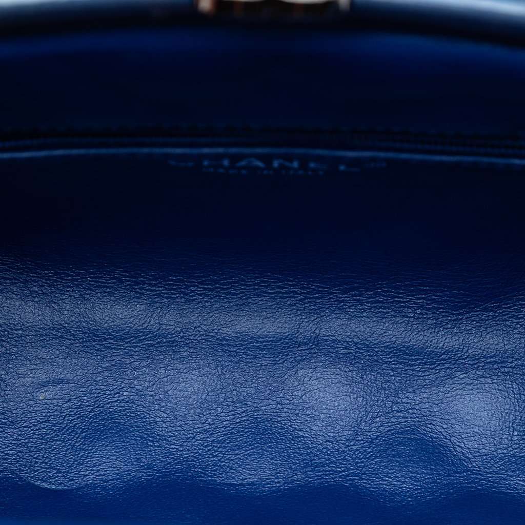 Chanel Quilted Patent Timeless Kiss Lock Clutch Blue Leather Very good condition - Model View